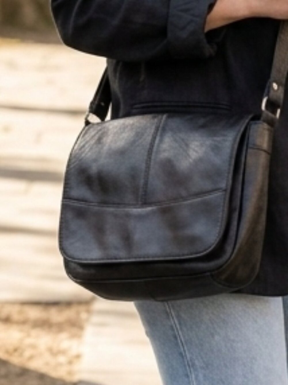 Black Crossbody Leather Purse with Adjustable Strap